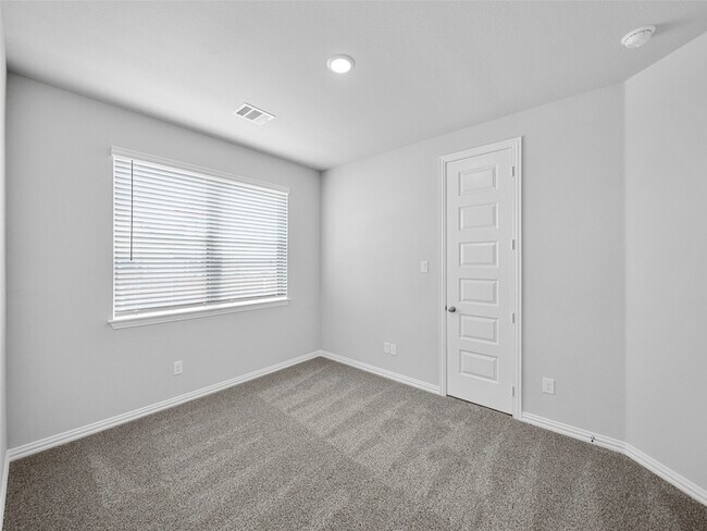 Building Photo - 3049 Elmwood St
