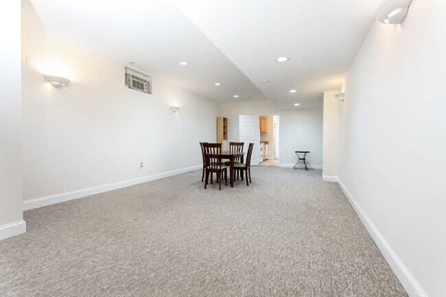 Building Photo - 7715 Mary Cassatt Dr
