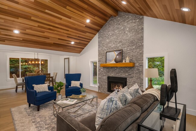 Building Photo - 4Bd/2.5Ba Bellevue House
