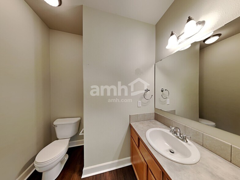 Building Photo - 129 Wild Rose St