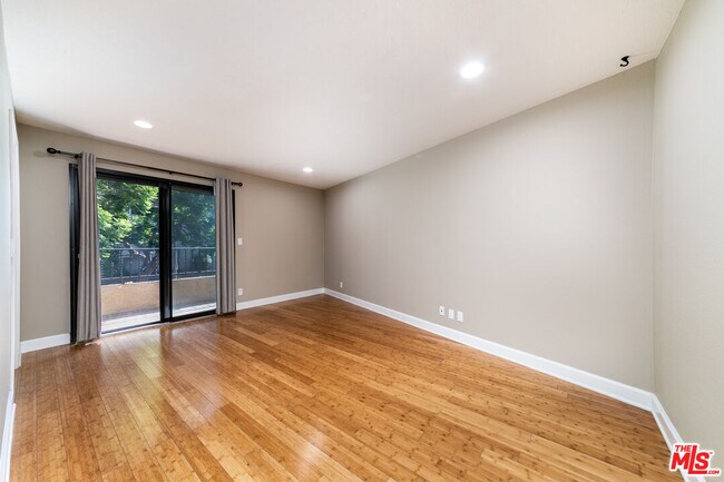 Building Photo - 1633 S Bentley Ave