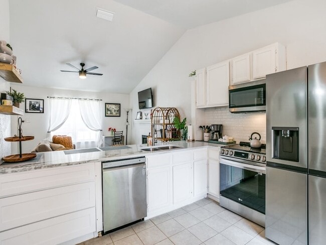 Building Photo - 4612 Waterway Dr N