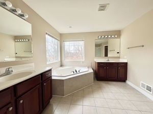 Building Photo - 2835 Forest Creek Ln