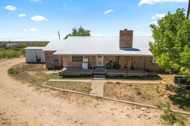 Building Photo - 300 Reed Rd