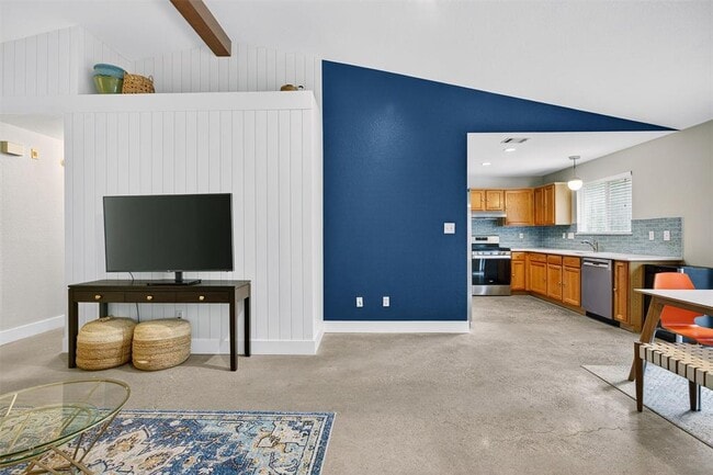 Building Photo - 1182 Waller St