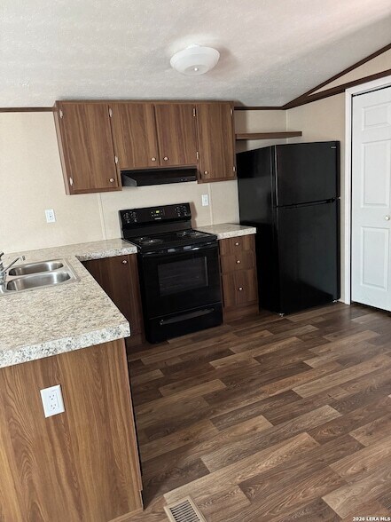 Building Photo - 960 Forest View Dr