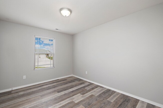 Building Photo - 3 Bedroom Rental Home in Republic!
