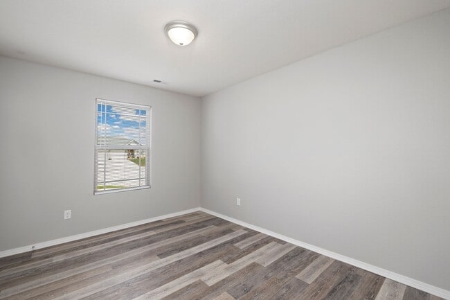 Building Photo - Beautiful 3 Bedroom in Monte Cristo