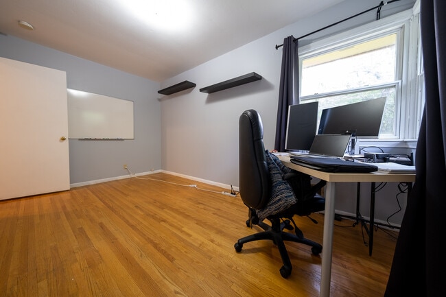 Building Photo - 8715 Boone Ct