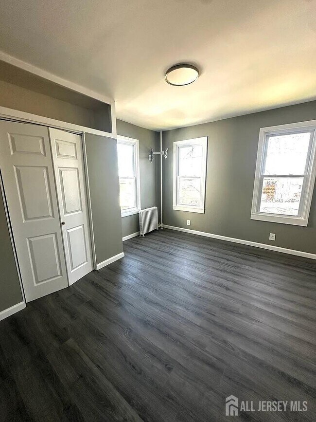 Building Photo - 483 East Ave