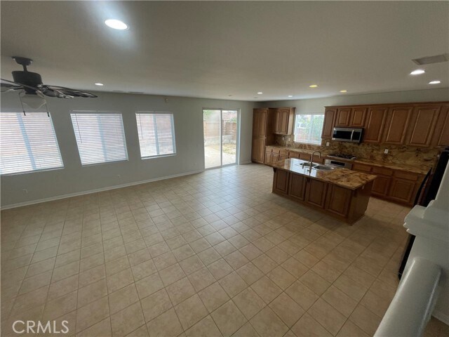 Building Photo - 37280 Parkway