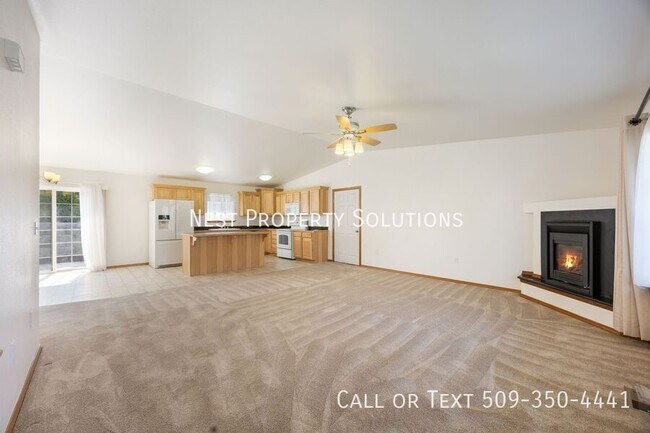 Building Photo - 807 Westshore Dr NE