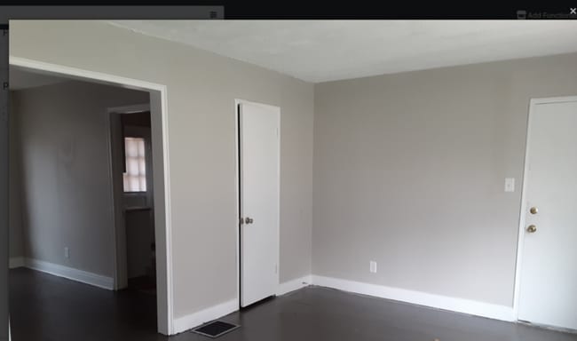 Building Photo - Several Units Available! Lovely 2 bedroom 1 bath classic style apartment