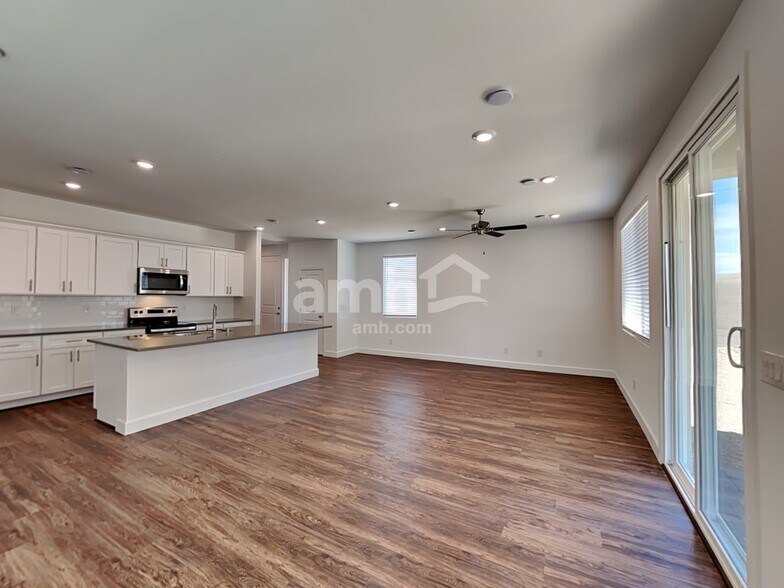 Building Photo - 9122 Ribbon Mdw Ct