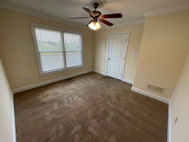 Building Photo - PRE-LEASING FOR AUGUST 2026!