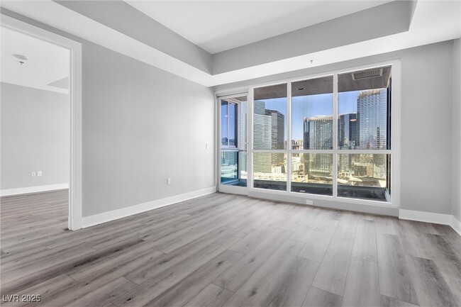 Building Photo - 4525 Dean Martin Dr