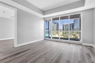Building Photo - 4525 Dean Martin Dr
