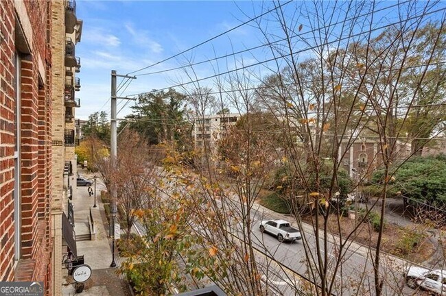 Building Photo - 2277 Peachtree Rd NE
