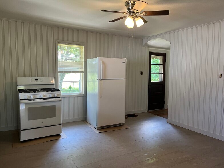 Building Photo - 916 High St