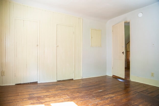 Building Photo - 19 Smith St