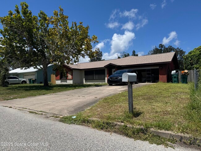 Primary Photo - 496 Poinciana Dr