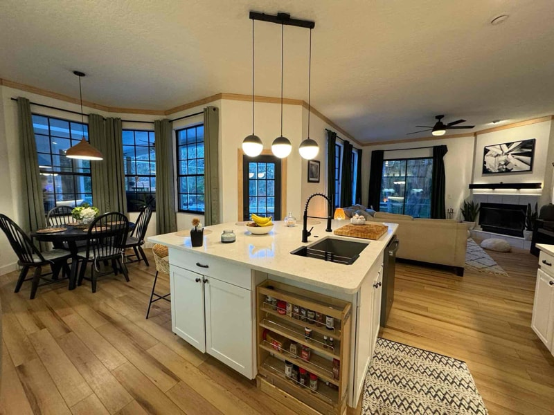 Building Photo - 7230 Oakridge Ave