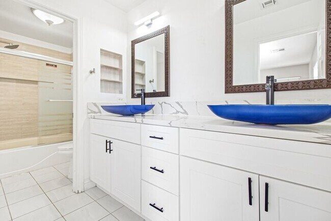 Building Photo - Charming 3-Bedroom Home with Modern Updates & Easy-Care Backyard