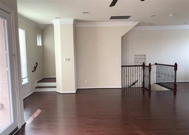 Building Photo - 3021 Kisling St