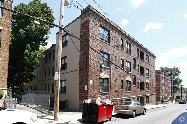 Building Photo - Maple Commons