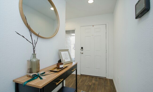 Building Photo - 9905 Gln Brk Ln