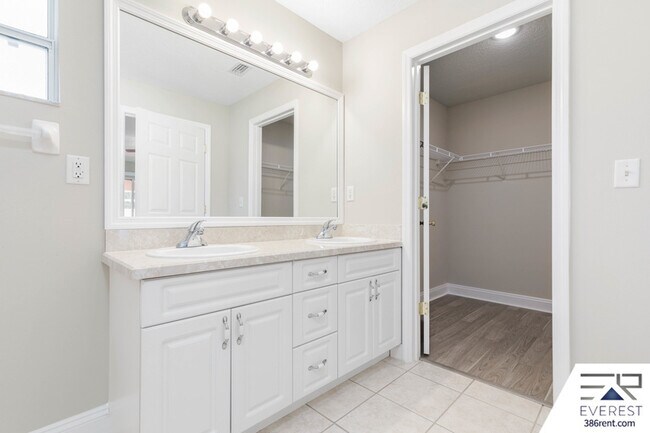 Building Photo - 30 Red Mill Dr