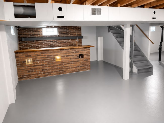 Building Photo - Beautifully Renovated 4BR Retreat with Spacious Yard in North Columbus