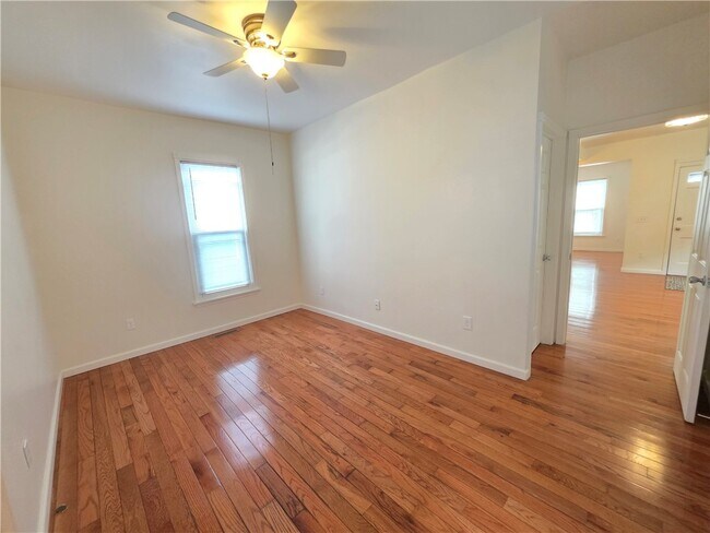 Building Photo - 311 Woodview Ave