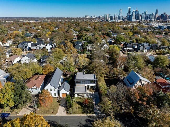 Building Photo - 1702 Bauerle Ave