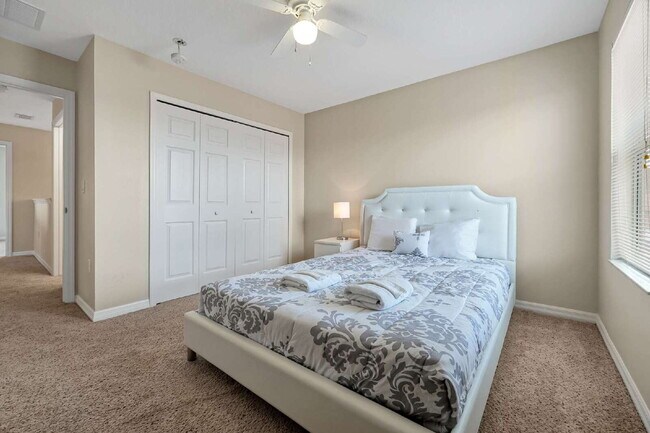 Building Photo - "Furnished 4-Bedroom Pool Home – Comfort and Style in Davenport"
