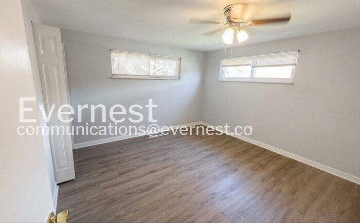 Building Photo - 1423 Marty Dr