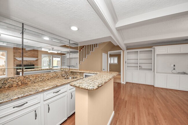 Building Photo - 15126 Trailside Dr