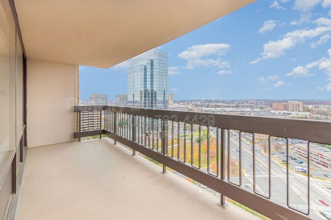 Building Photo - 3701 S George Mason Dr