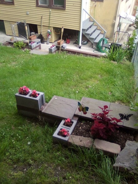 Shared yard - 44 E Bacon St