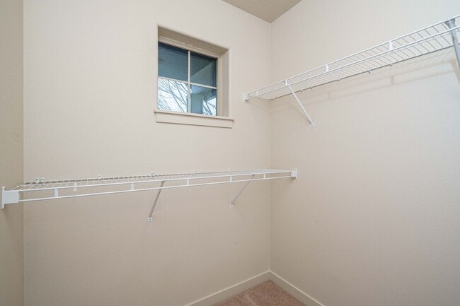 Building Photo - 3 Bedroom 2.5 Bath with Rasied Garden Beds - Felida Park Neighborhood