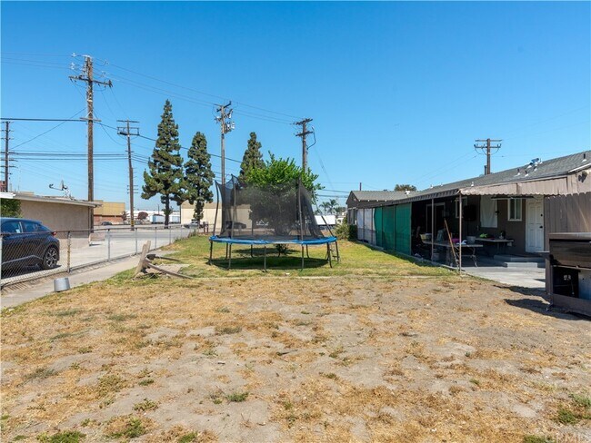 Building Photo - 9412 Nance Ave