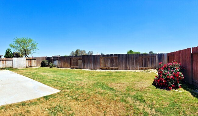 Building Photo - Beautiful Southwest Home!
