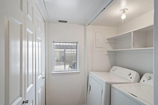 Building Photo - 4543 N O'Connor Rd