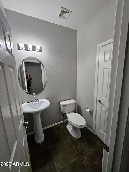 Building Photo - 1294 W Agrarian Hills Dr