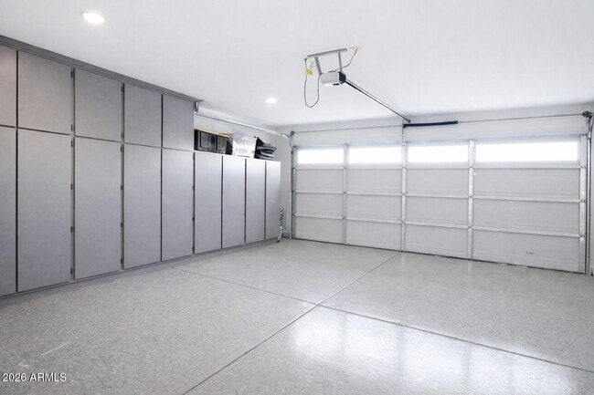 Building Photo - 2353 E Castanets Dr