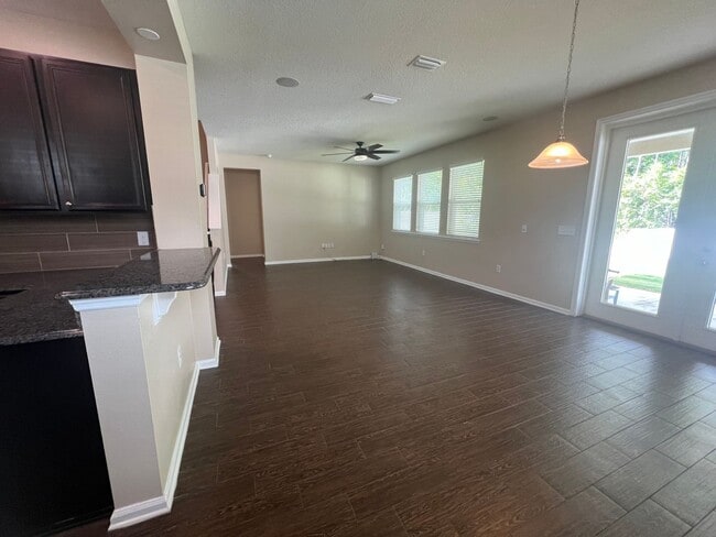 Building Photo - Stunning & Spacious  2 story home COMING S...