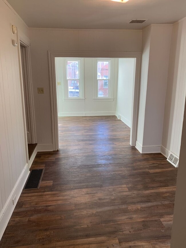 Primary Photo - Spacious 2 Bedroom, 1 Bathroom with Bonus ...