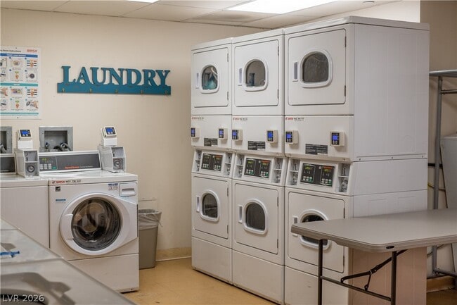 Building Photo - 30 Strada Di Villaggio