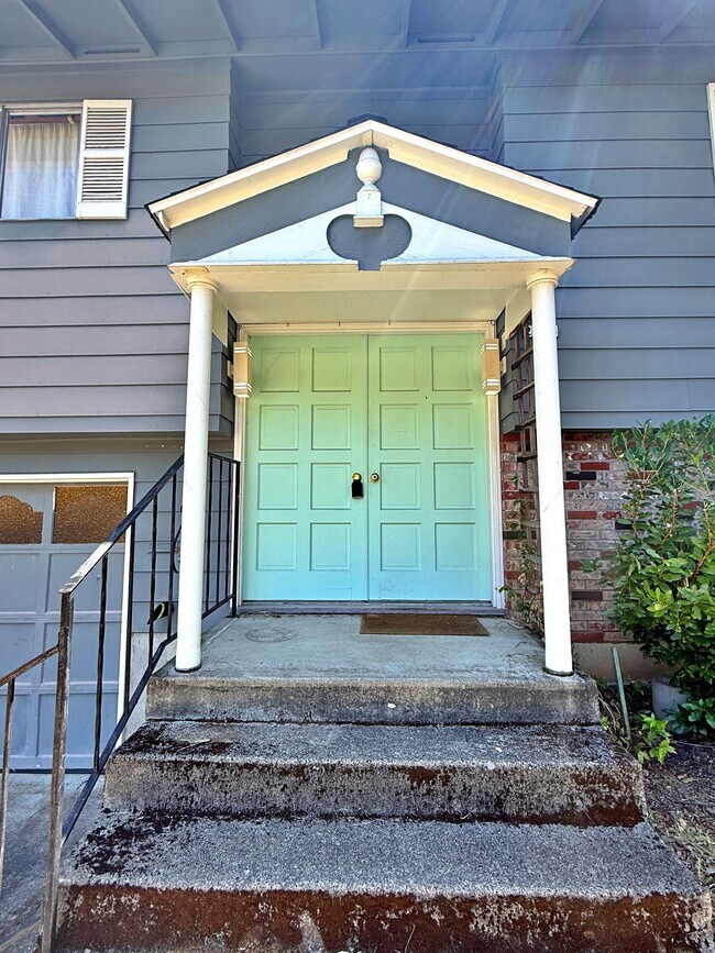 Building Photo - 2746 SE 73rd Ave