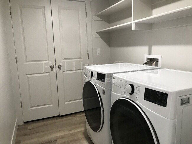 Building Photo - 2874 Kiesel Ave